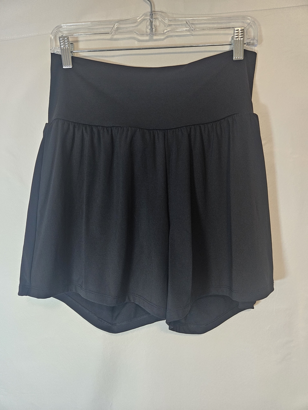 HALARA Black High-Waist Flow Shorts